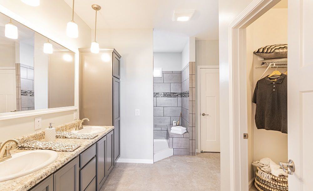 hamp-main-bath